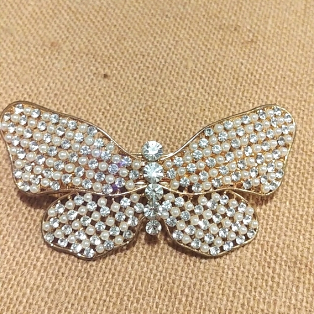 Butterfly Crystal & pearls hair clip NWT